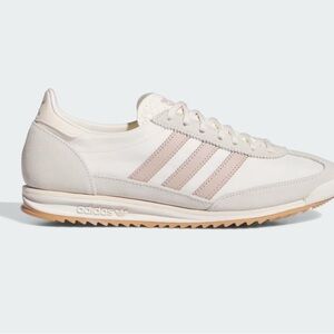 adidas Women’s Beige and Light Pink Sneakers